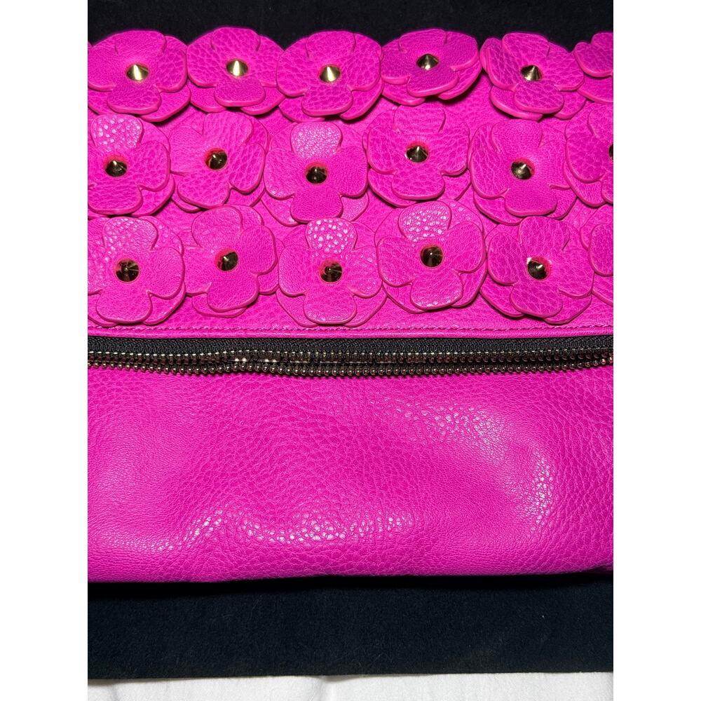 Gianni Bini NWT Hot Pink Floral Appliqué Crossbody Bag Gold Chain - Picture 5 of 15